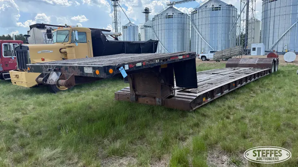 1998 Talbert TDW-30-SRG-T1 Lowboy Trailer