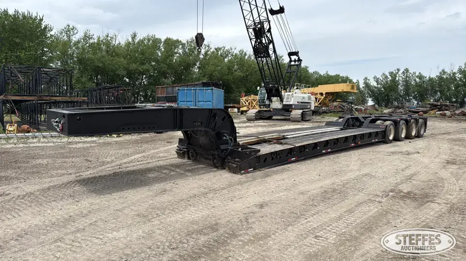 2008 Tri-axle lowboy trailer