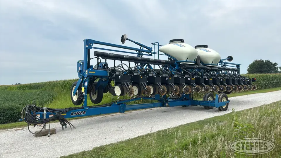 2011 Kinze 3600 12 or More Row Planter