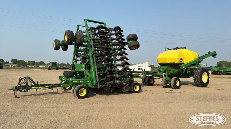 2010 John Deere 1890 Air Drills and Air Seeder