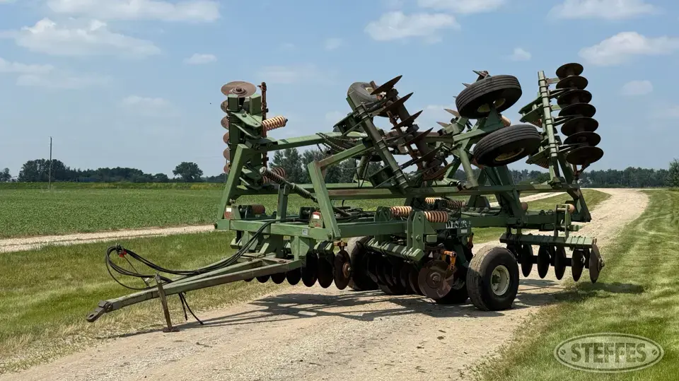 1997 Wishek 842T Disc