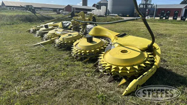 2019 John Deere 772