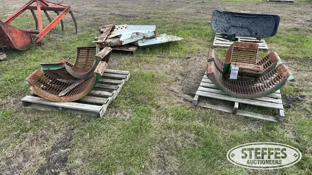 (2) sets of John Deere round bar concaves