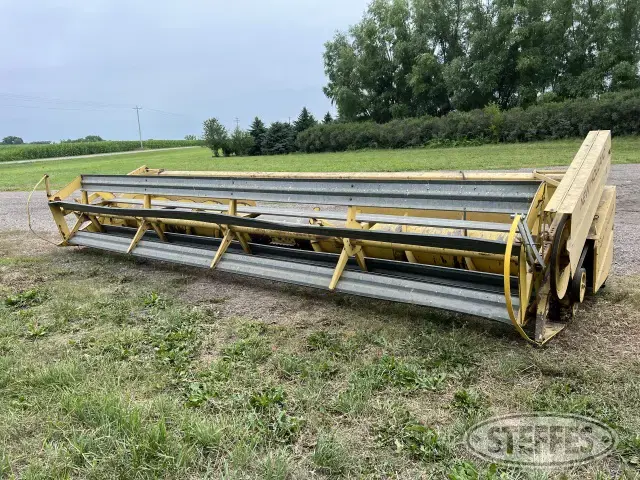 1982 New Holland 970