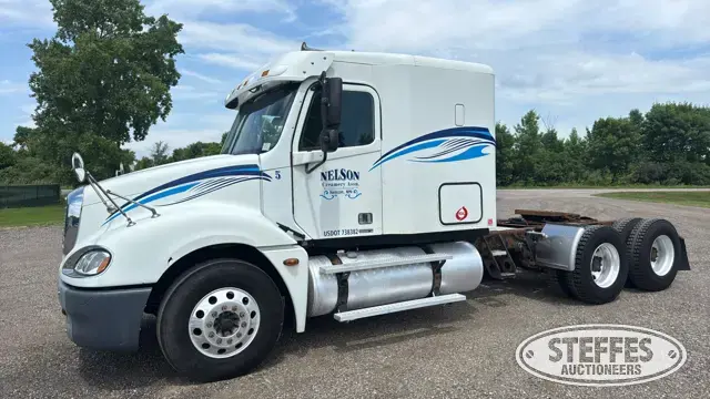 2006 Freightliner Columbia 120