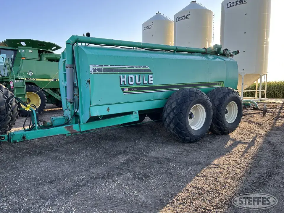 Houle EL84-5000 Manure Application Equipment