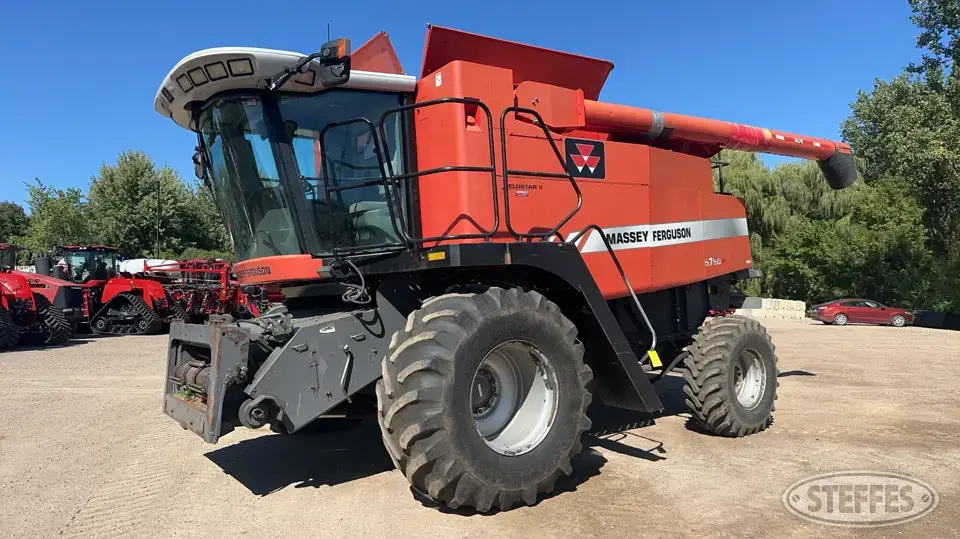 2007 Massey Ferguson 9790 Combine