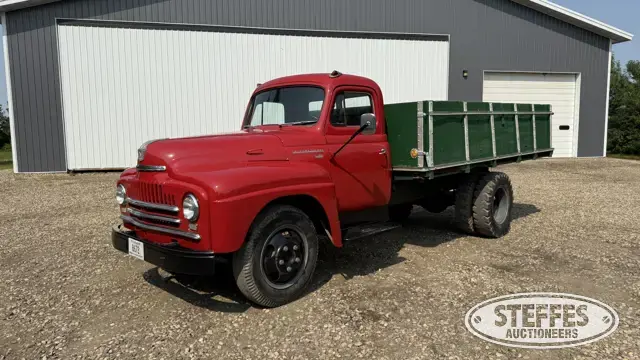 International L-160