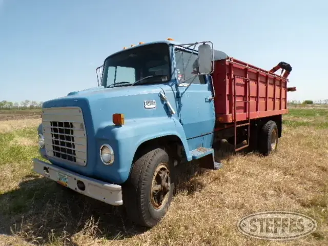 1977 Ford 700