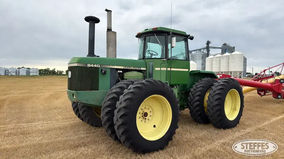 1981 John Deere 8440 4WD Tractor