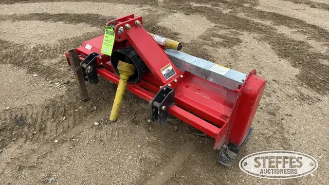 Buhler Farm King C2560