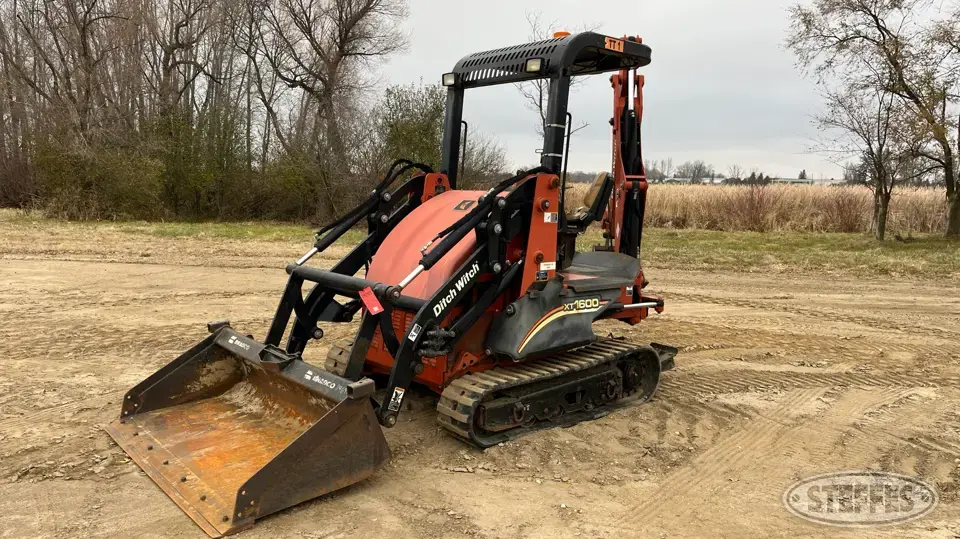 2010 Ditch Witch XT1600 Loader Backhoe
