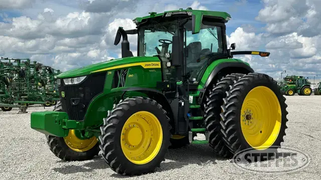 2022 John Deere 7R 250