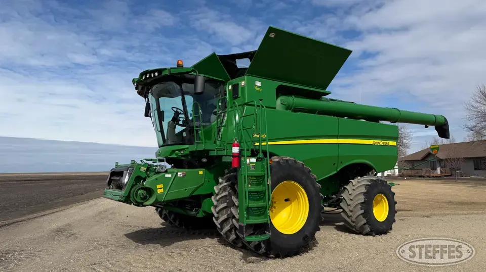 2013 John Deere S680 Combine