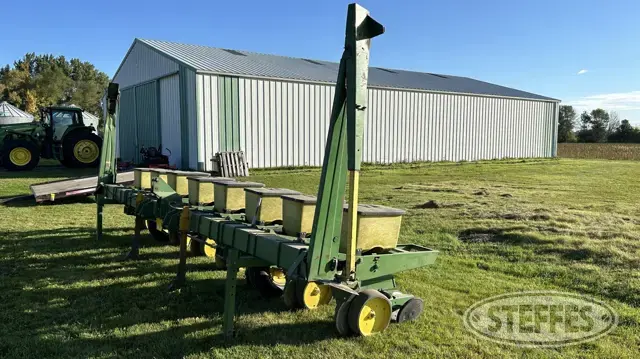 John Deere 7100