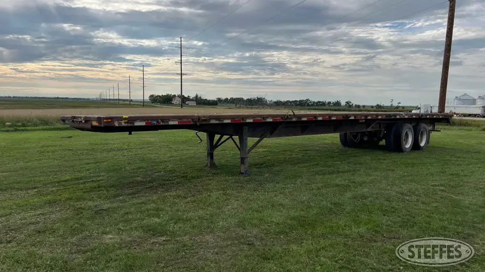 1989 Utility Flatbed Trailer