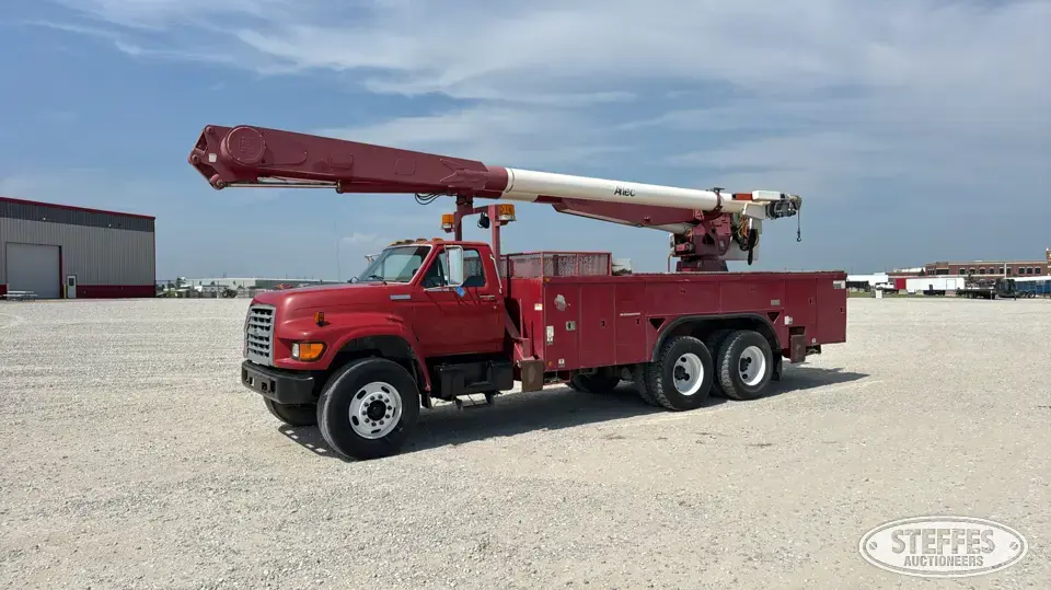 1997 Ford FT900F Boom Truck