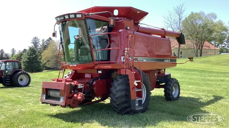 2003 Case IH 2366 Combine