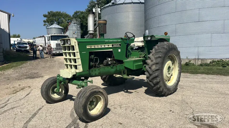1971 Oliver 1855 2WD Tractor