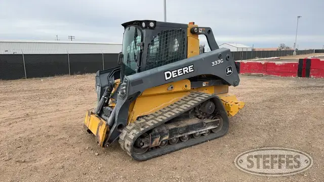 2017 Deere 333G