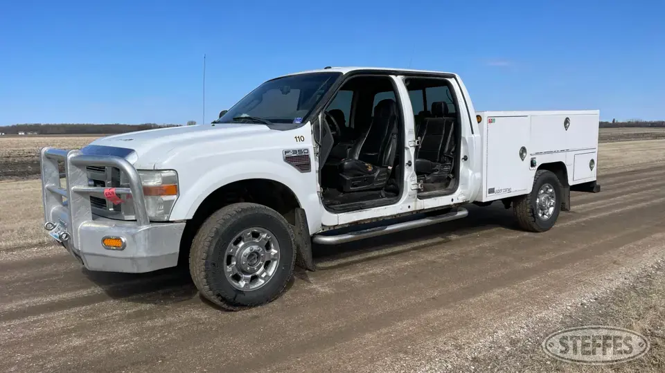 2010 Ford F-350 Lariat 1 Ton Pickup