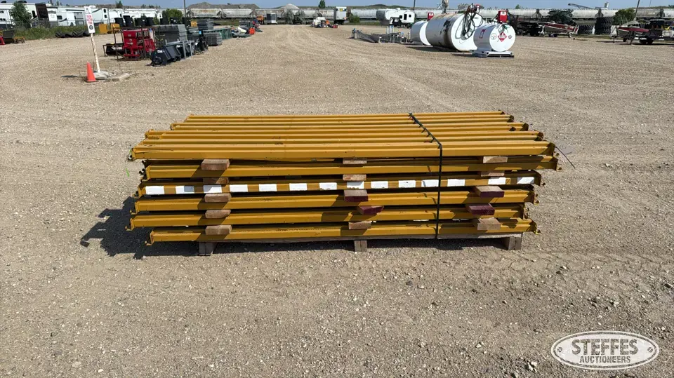 (48) Pallet racking cross beams Storage and Bench
