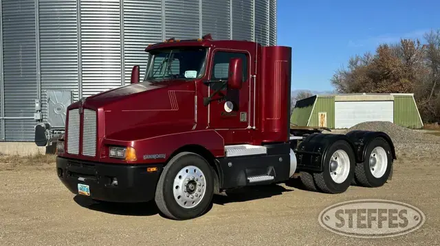 2001 Kenworth T600