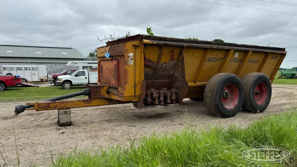 Knight 8018 Pro Twin Slinger Pull-Type Dry Spreader