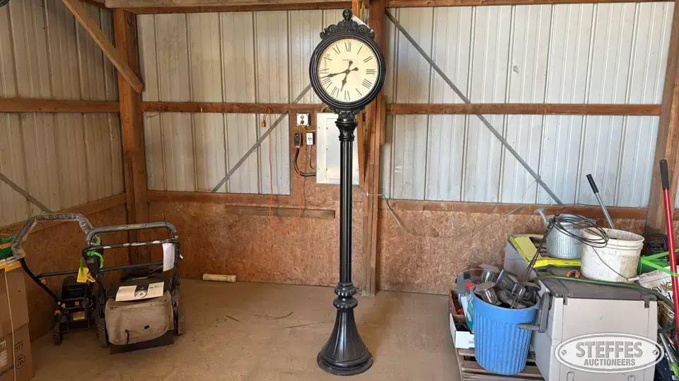 Antique clock w/thermometer Collectibles-Other