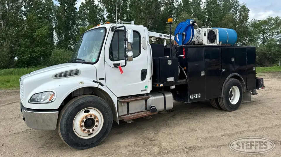2006 Freightliner M2 Business Class Service Utility Truck
