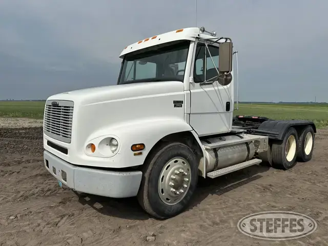 2000 Freightliner FL112