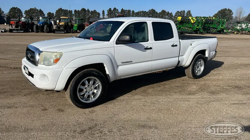2006 Toyota Tacoma SR5 Compact Pickup