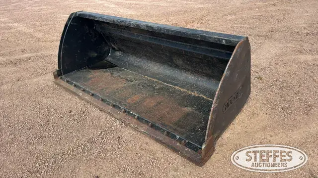 Hoover U72 skid steer bucket