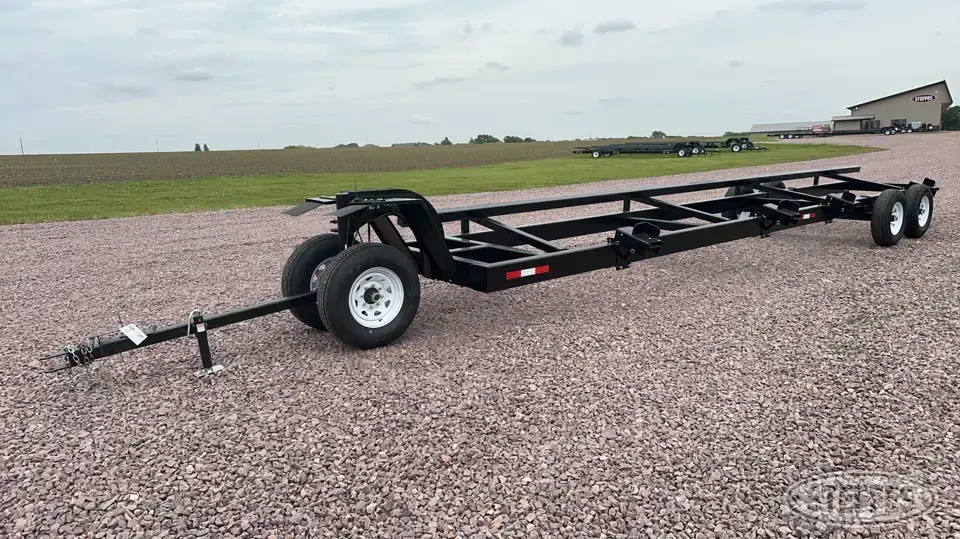 2024 T&T 32F Header Trailer