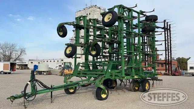 2003 John Deere 2200