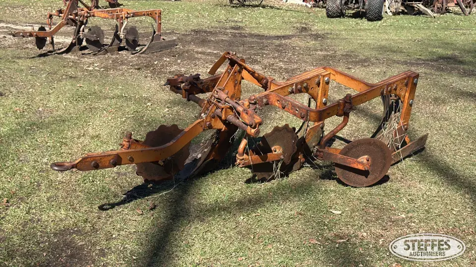 Allis-Chalmers plow Collectible Machinery-Other