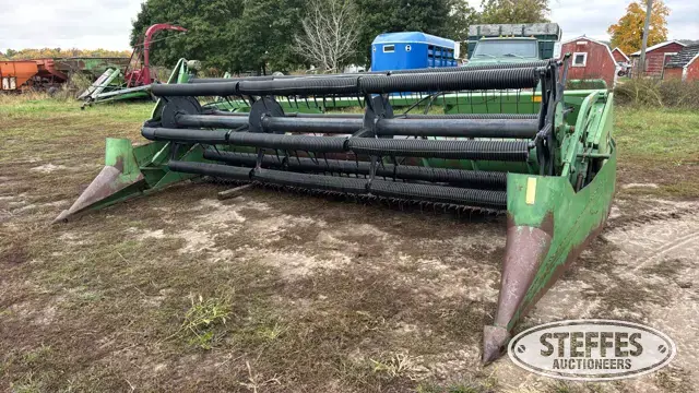 John Deere 216 bean head