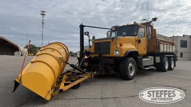 2006 International Paystar 5500i