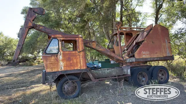 Bantam shovel truck