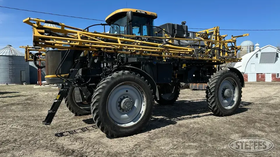 2012 RoGator RG1100 Self-Propelled Sprayer