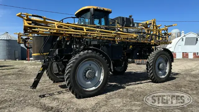 2012 RoGator RG1100