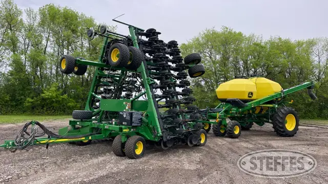 2011 John Deere 1890