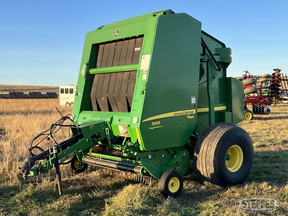 2015 John Deere 569 Round Baler