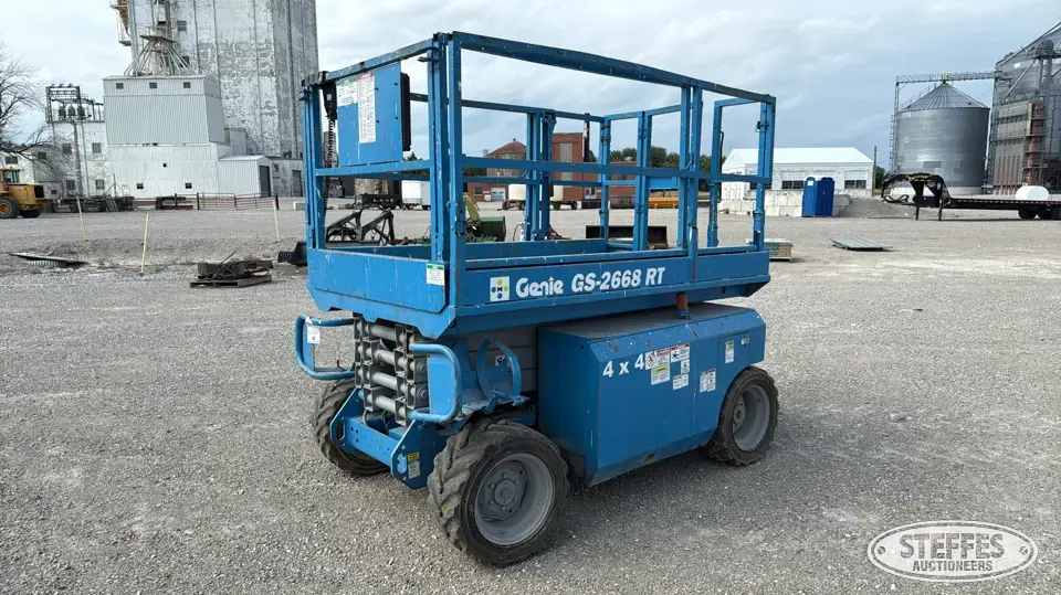 2004 Genie GS-2668 RT Scissor Lift