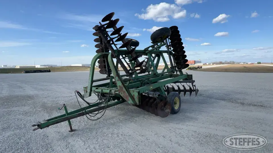 John Deere 230 Disc