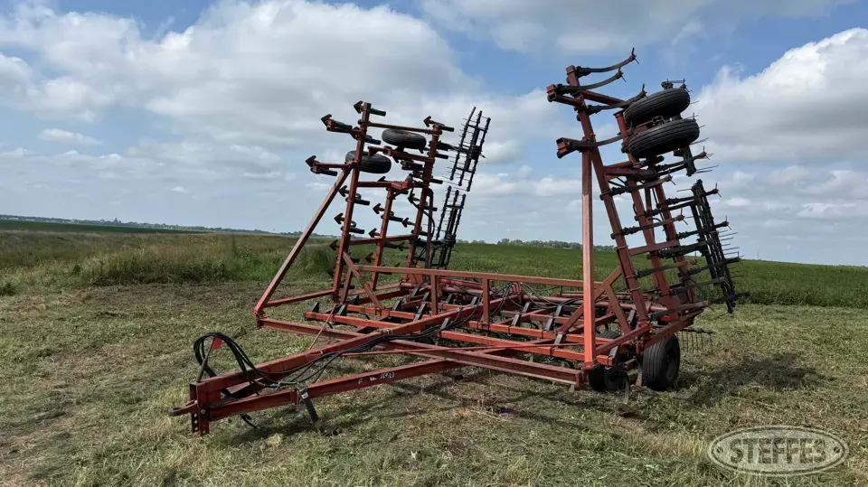Hiniker 1540 Field Cultivator