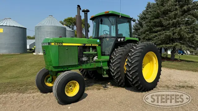 1990 John Deere 4455