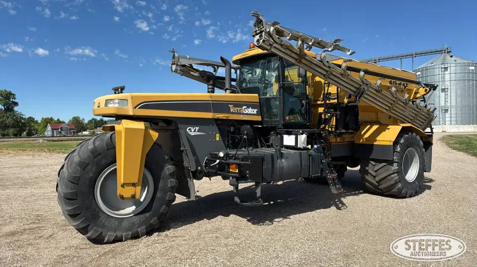 2016 TerraGator TG9300B Self-Propelled Dry Applicators-Spreaders-Floater