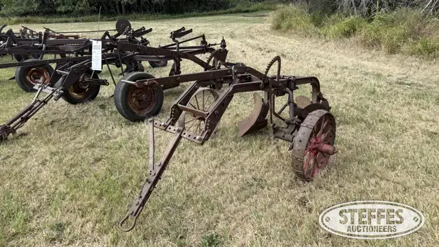 Case IH 2-bottom plow