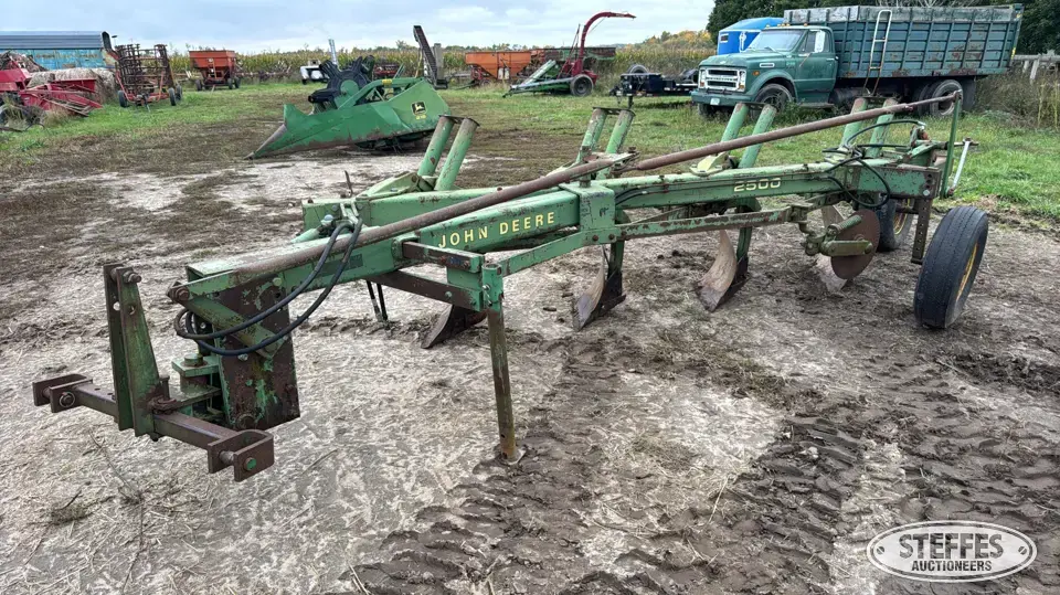 John Deere 2500 plow